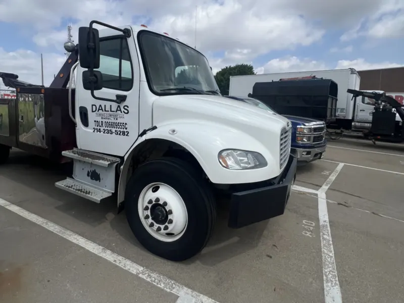 Dallas Towing Company wheel-lift wrecker in Dallas, TX